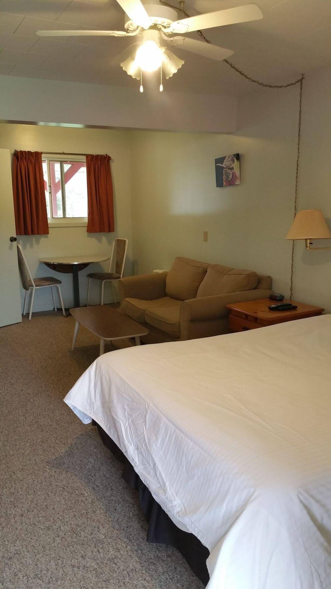 Rivermount Motel
