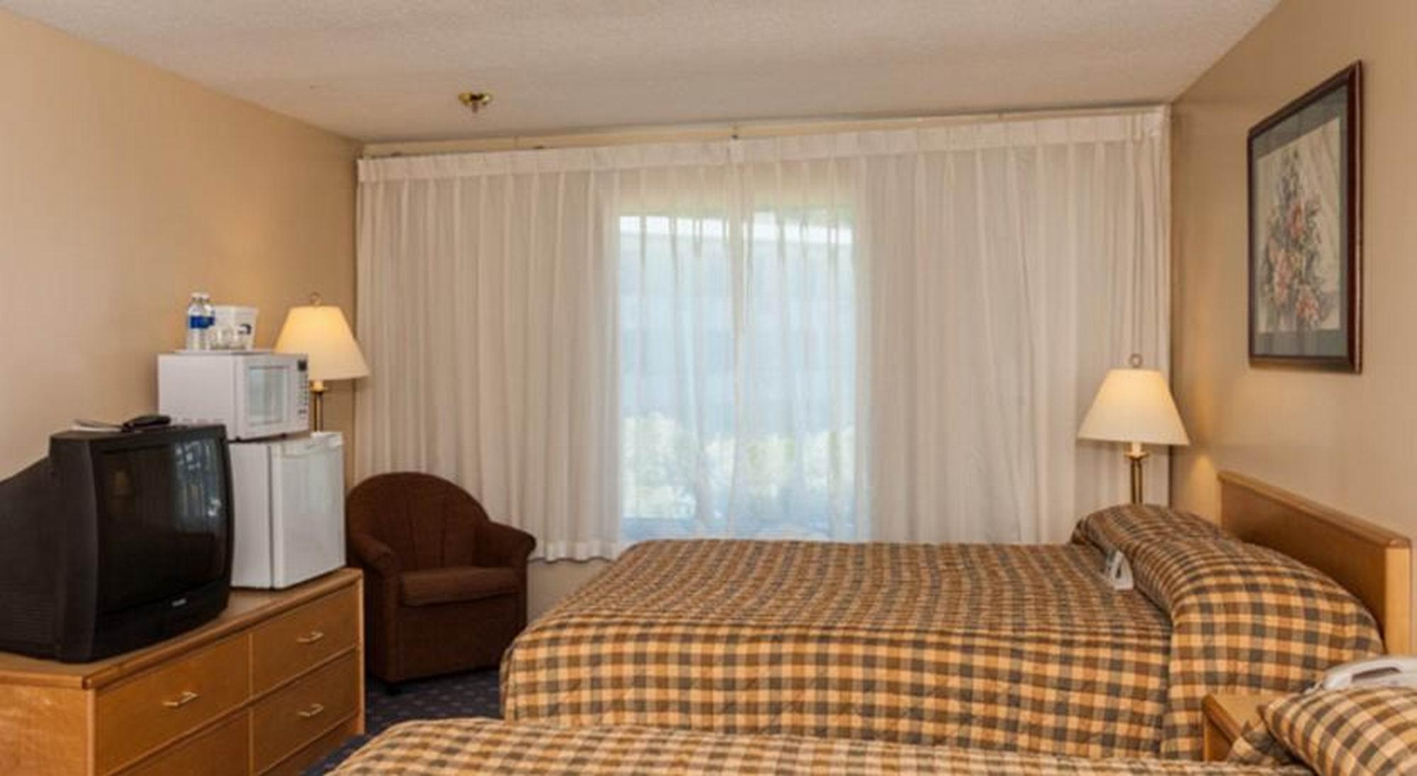 Howard Johnson by Wyndham Nanaimo Harbourside