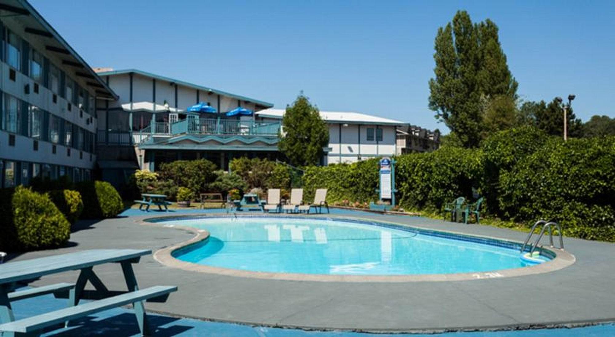 Howard Johnson by Wyndham Nanaimo Harbourside