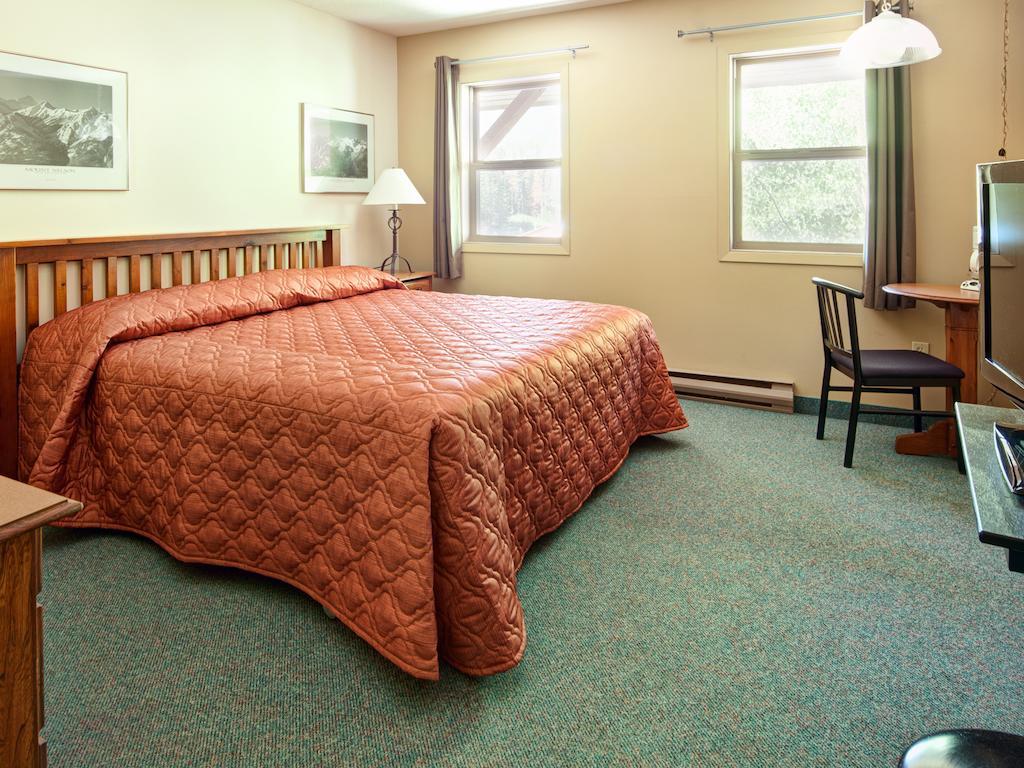 Pine Inn at Panorama Mountain Resort
