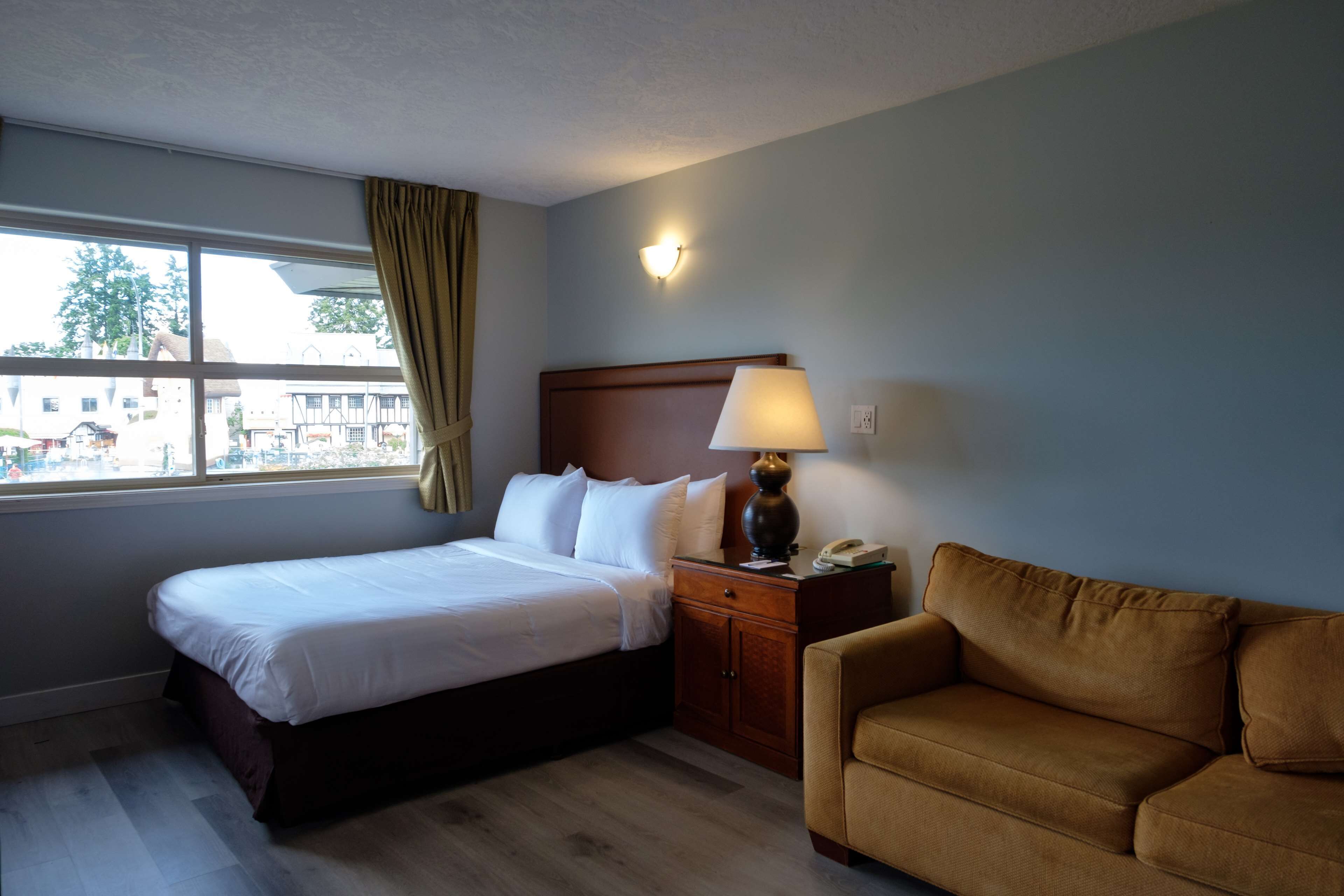 Coast Parksville Hotel