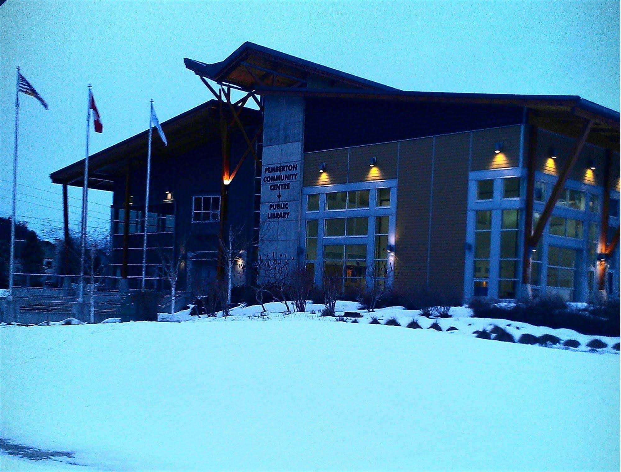 Pemberton Gateway Village Suites Hotel