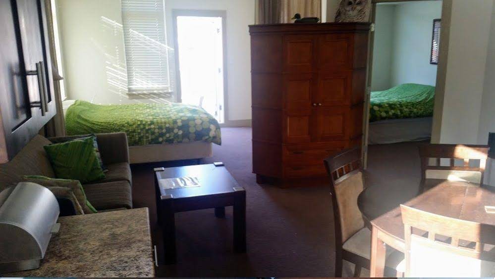 Pemberton Gateway Village Suites Hotel