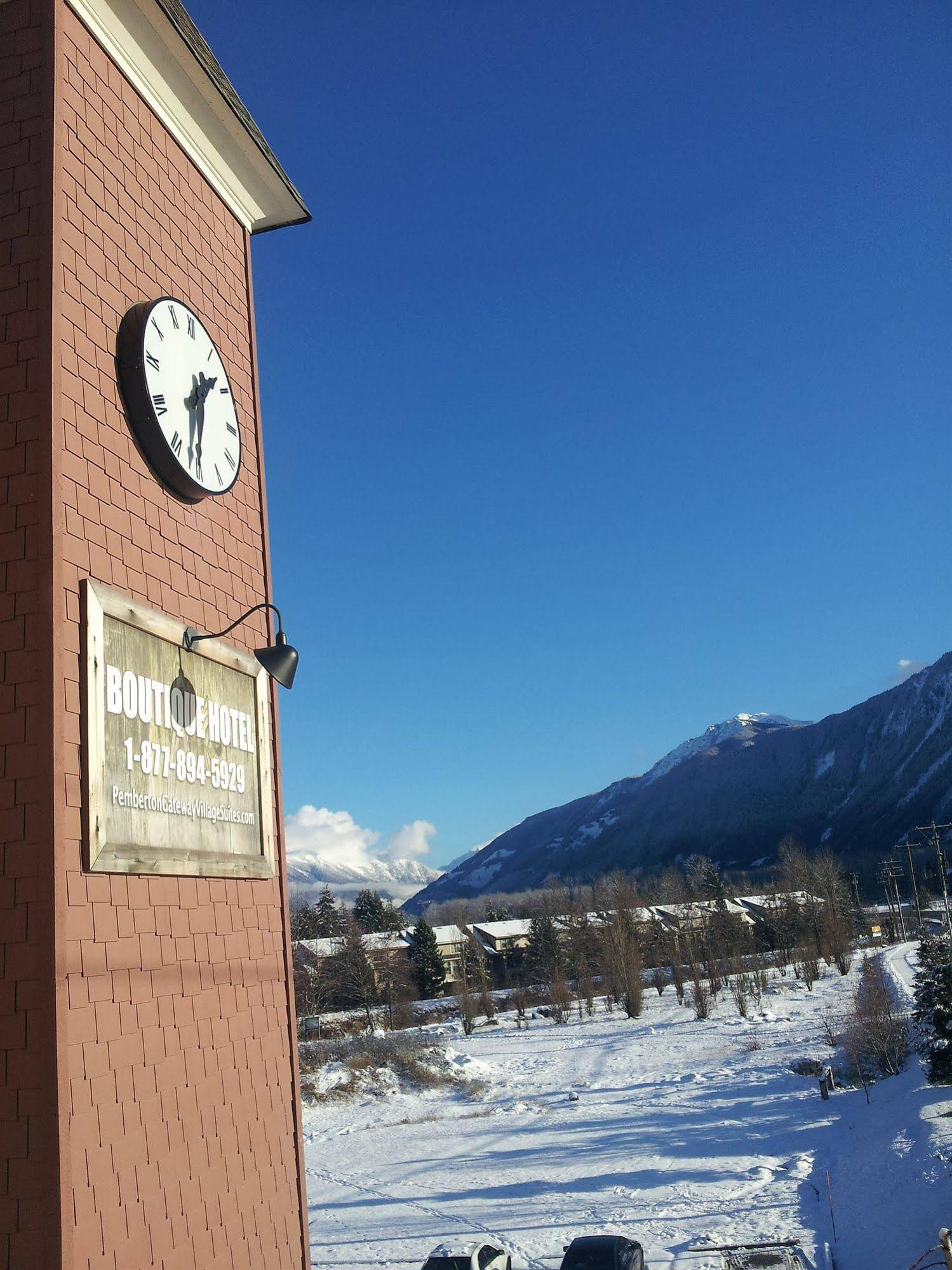 Pemberton Gateway Village Suites Hotel