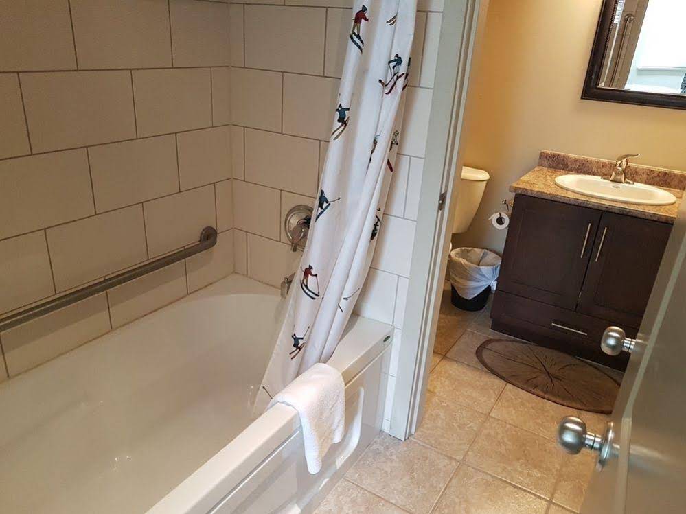 Pemberton Gateway Village Suites Hotel