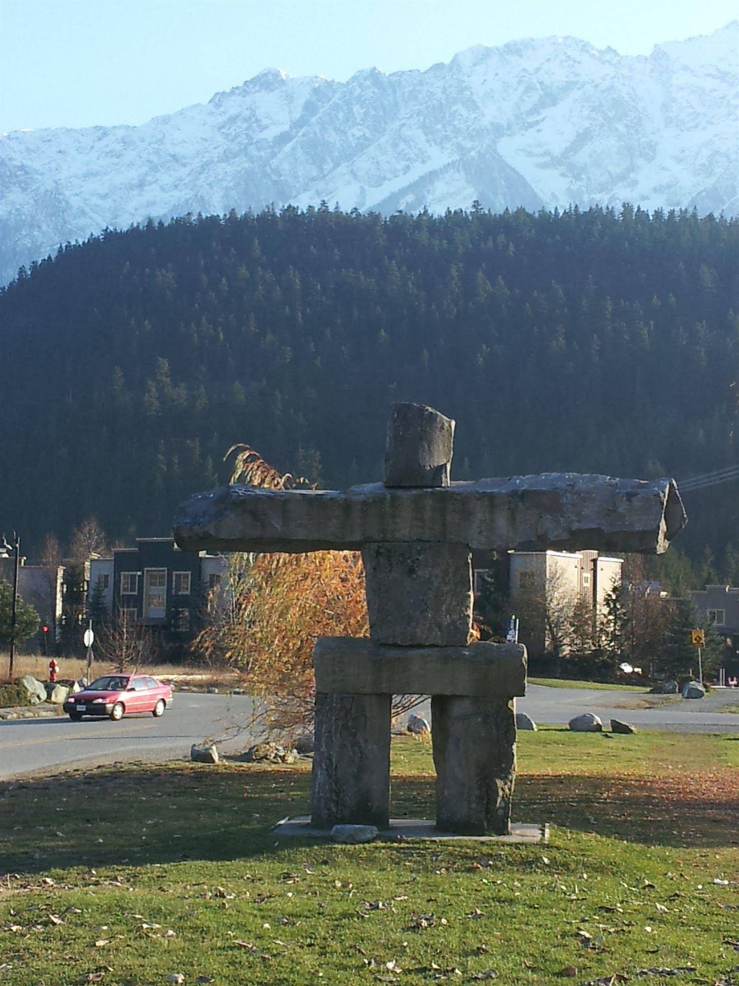 Pemberton Gateway Village Suites Hotel