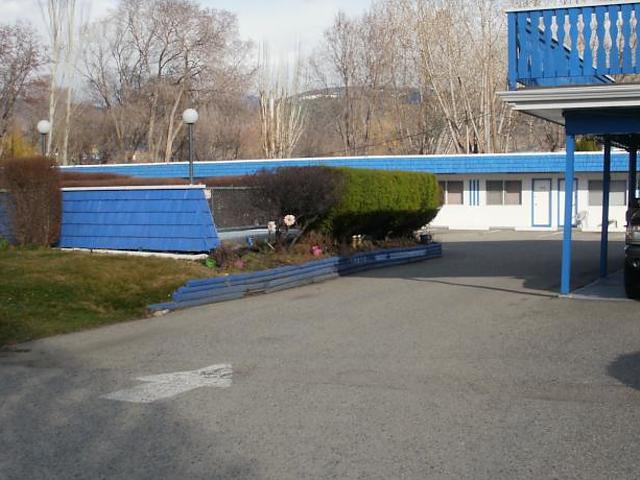 Ogopogo Motel