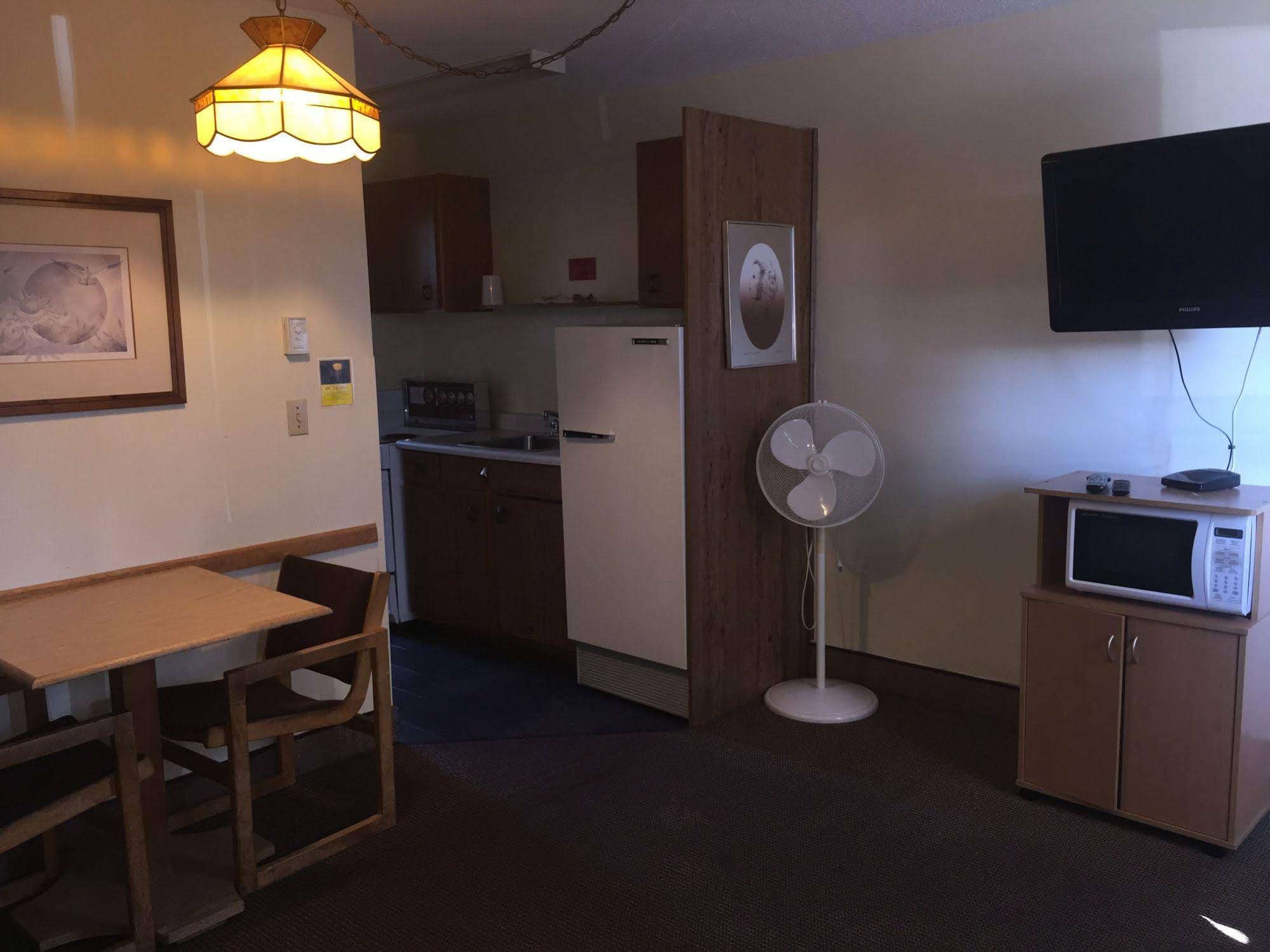 Tyee Village Motel