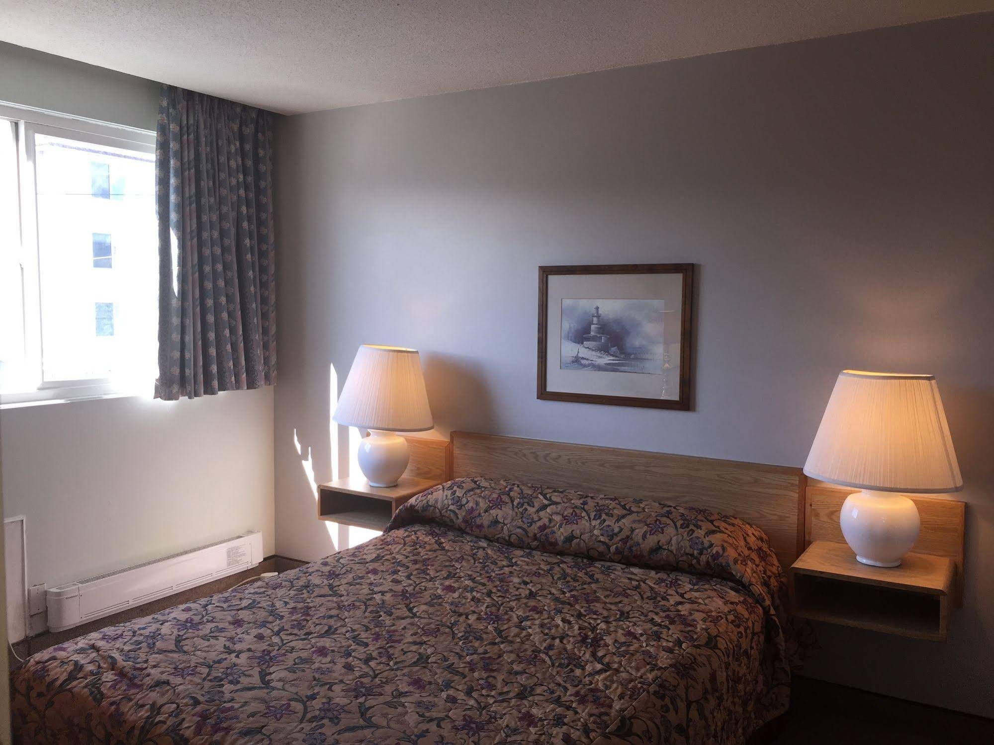 Tyee Village Motel