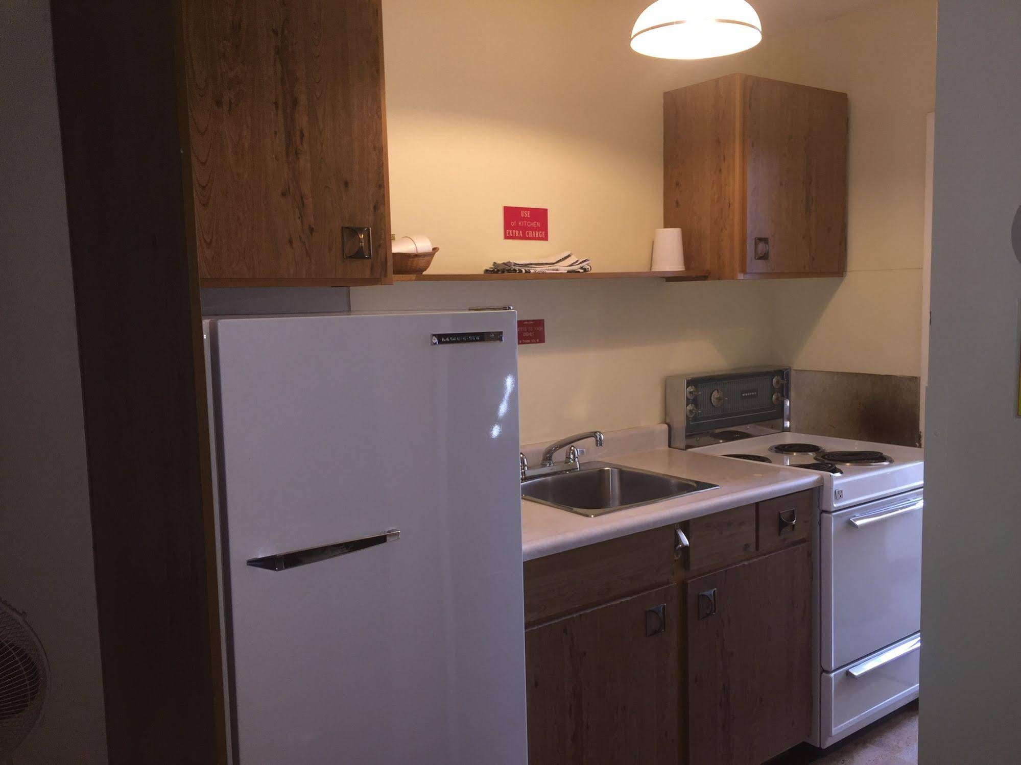 Tyee Village Motel