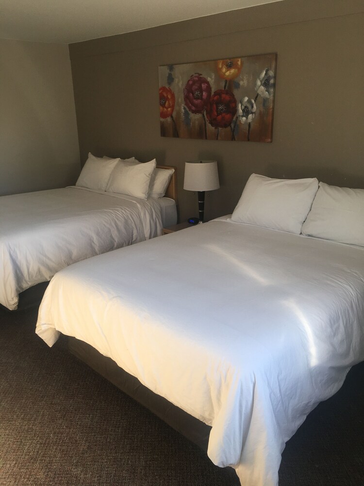 Anavada Inn & Suites-Spruceland