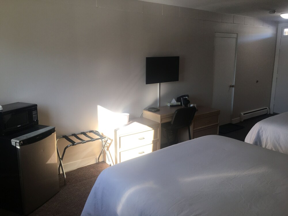 Anavada Inn & Suites-Spruceland
