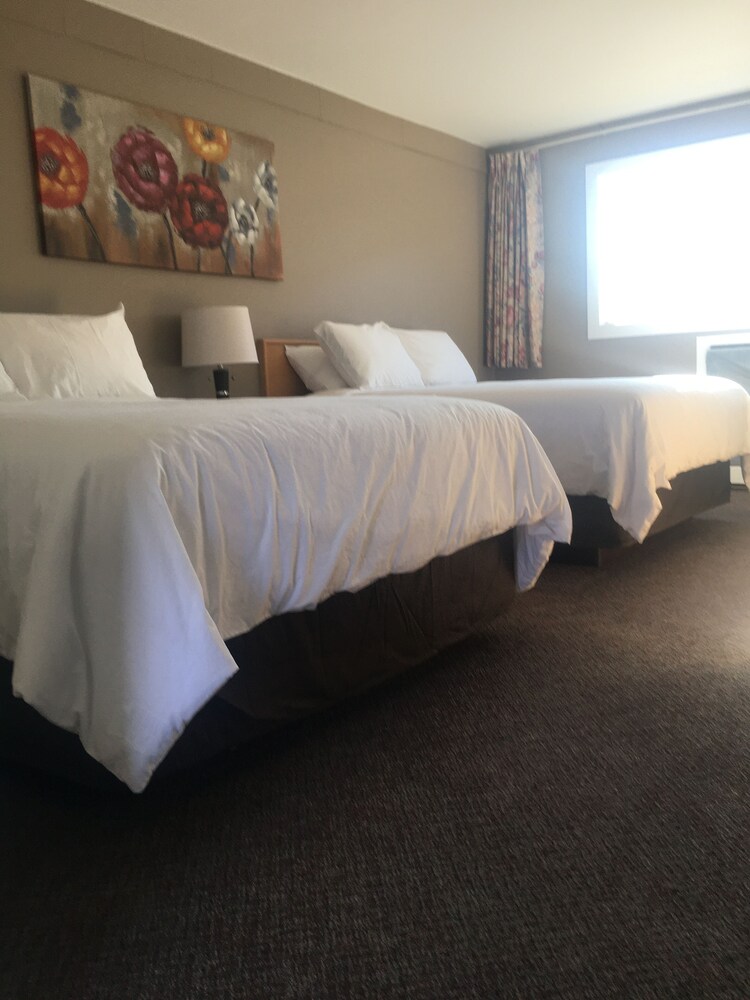 Anavada Inn & Suites-Spruceland