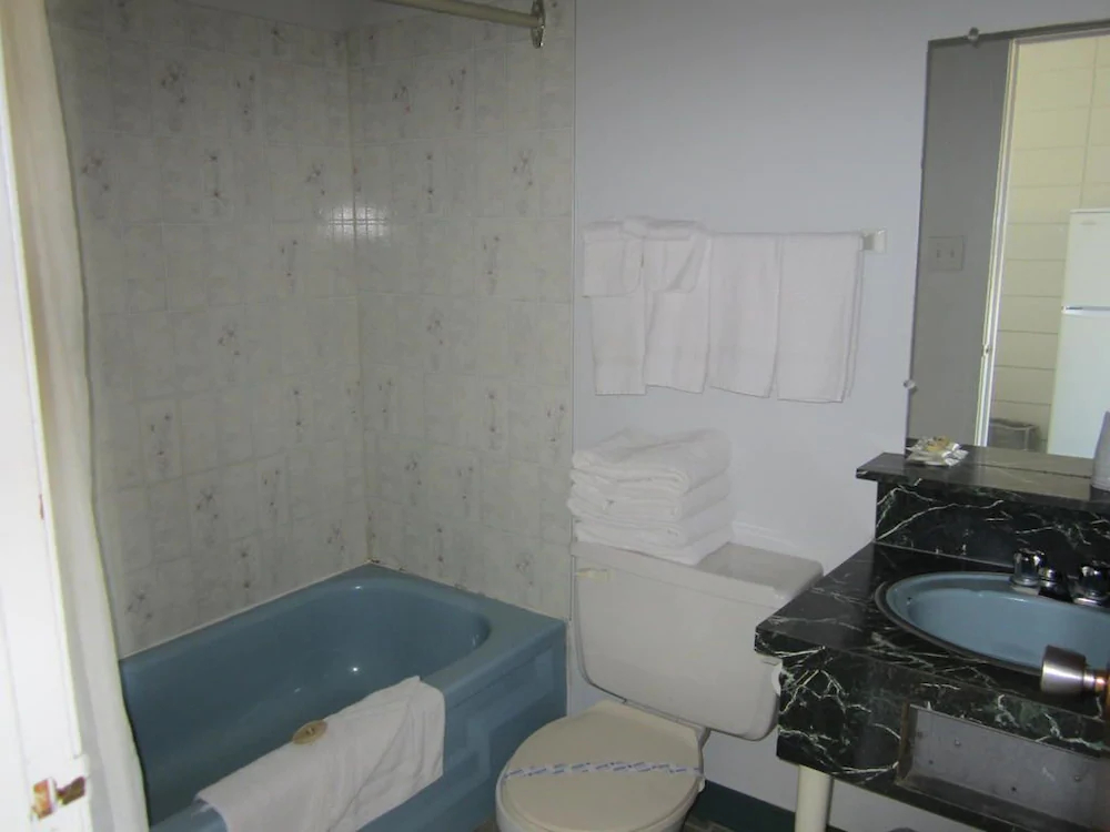 Camelot Court Motel