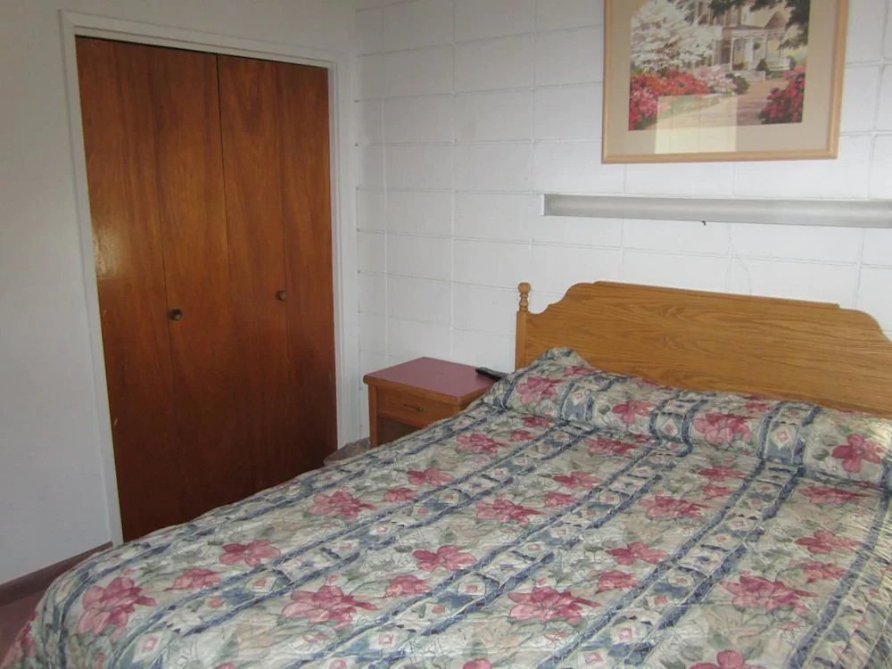 Camelot Court Motel