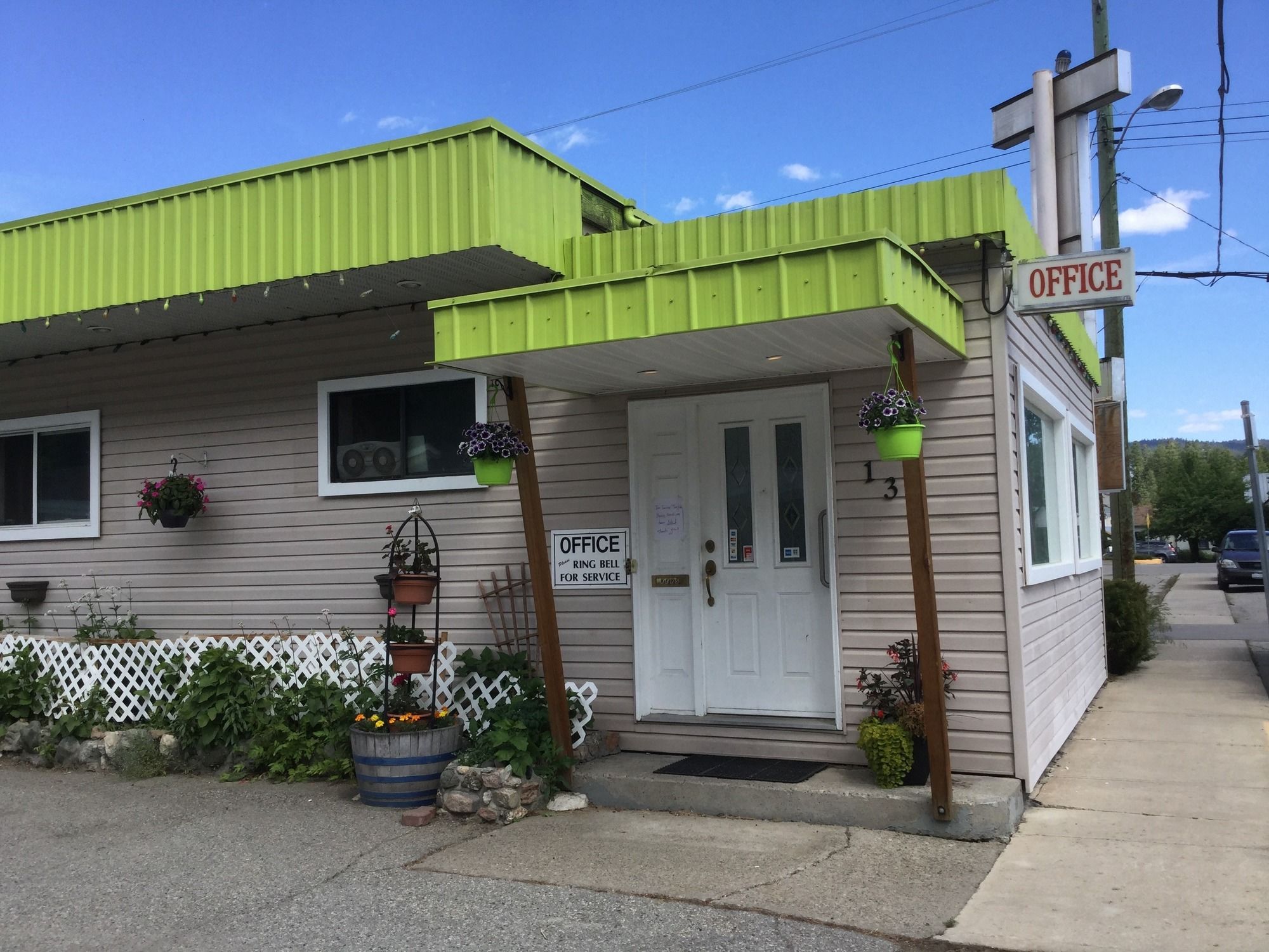 Cedars Motel