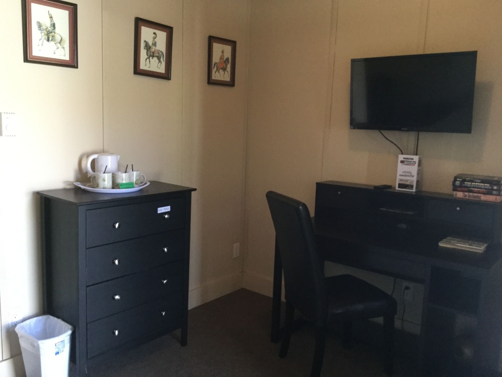 Cedars Motel