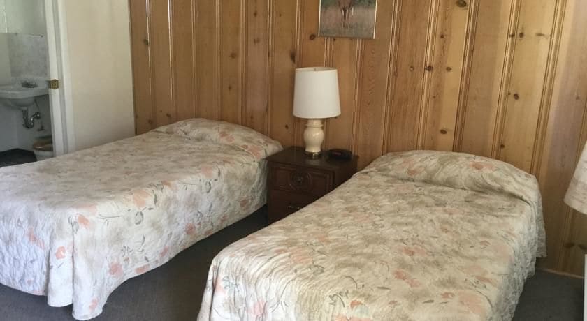 Cedars Motel