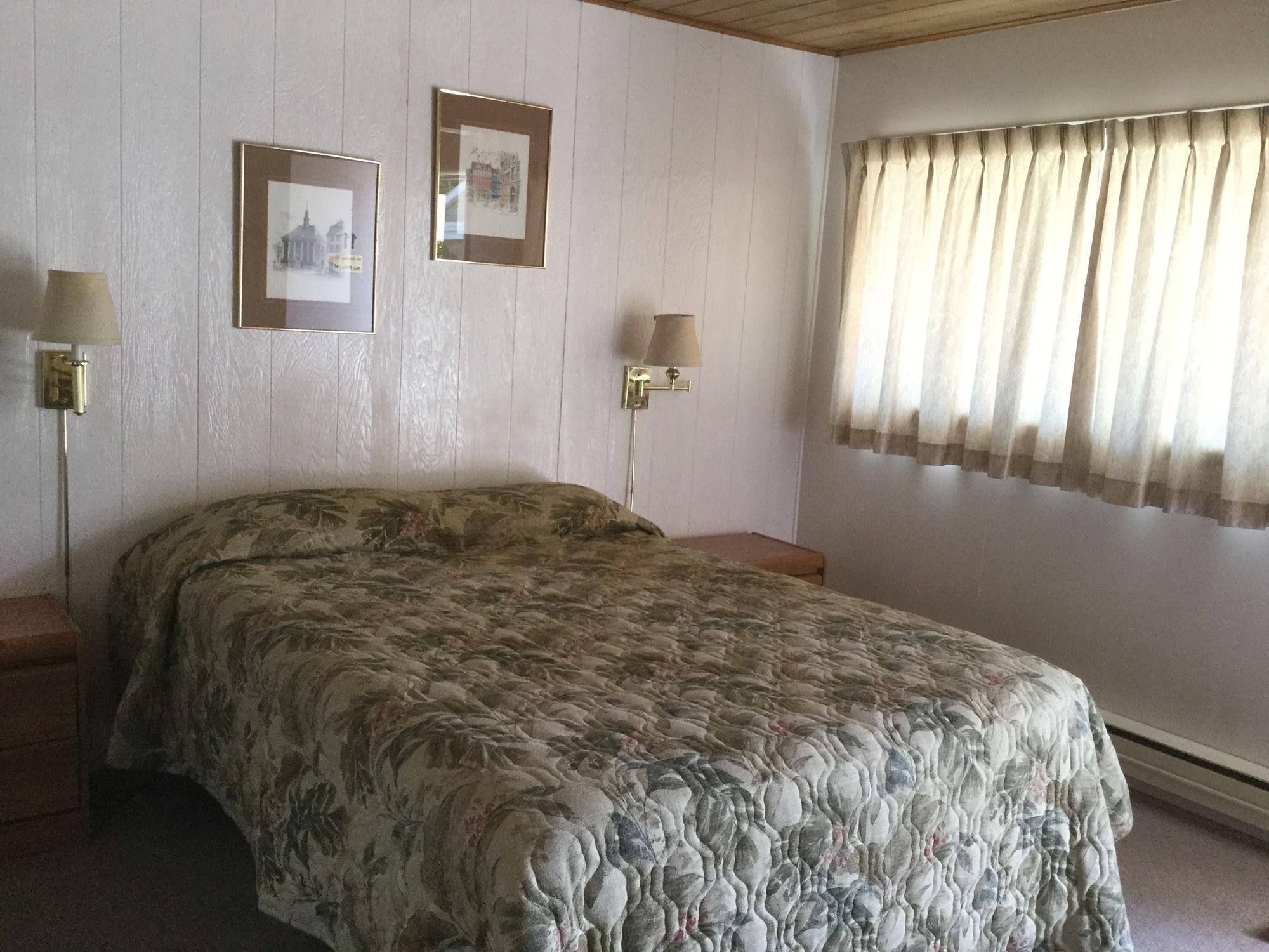 Cedars Motel