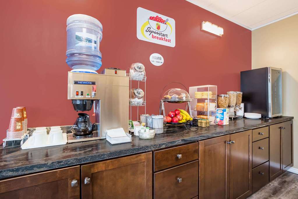 Super 8 by Wyndham Quesnel BC