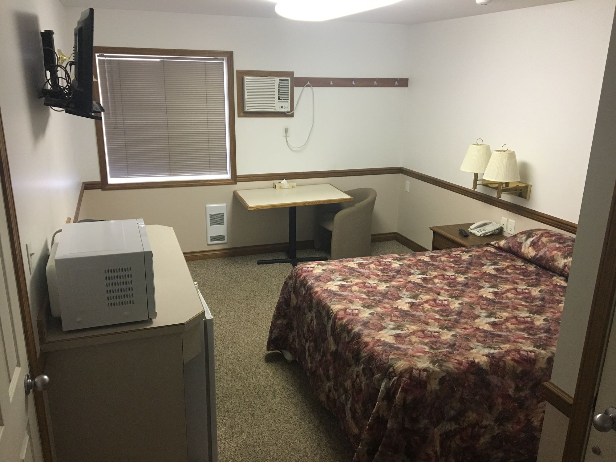 Peaks Lodge