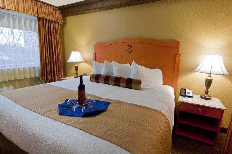 Abercorn Inn Vancouver Airport