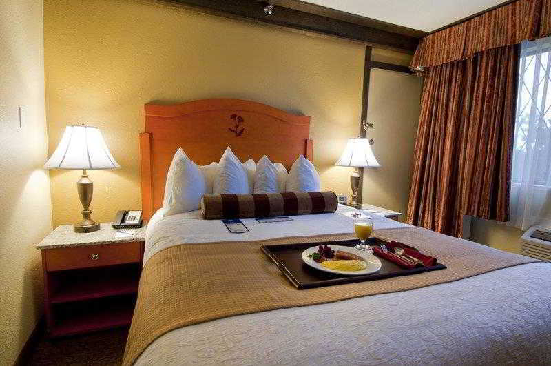 Abercorn Inn Vancouver Airport