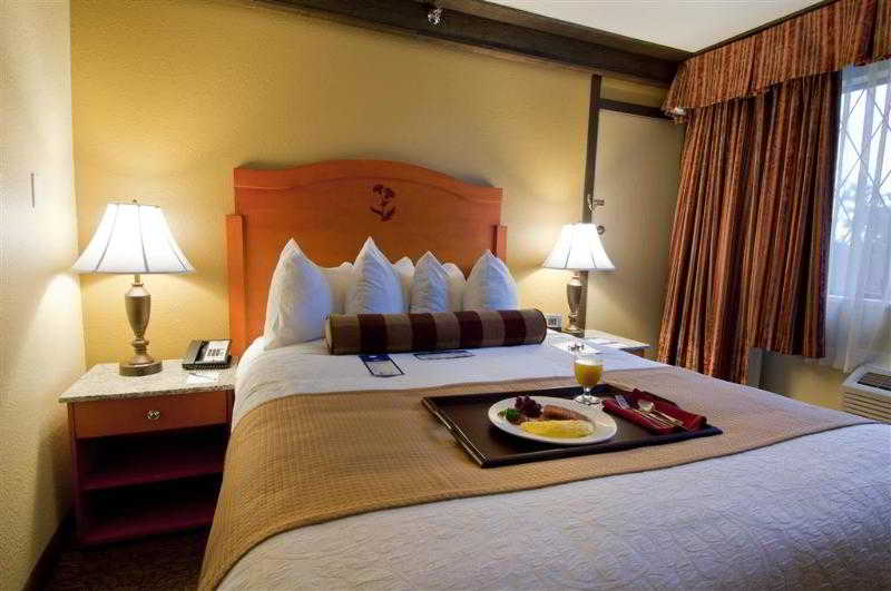 Abercorn Inn Vancouver Airport