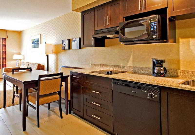 Holiday Inn Express & Suites Riverport