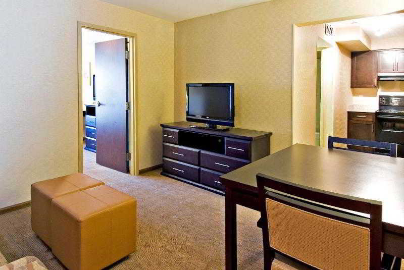 Holiday Inn Express & Suites Riverport