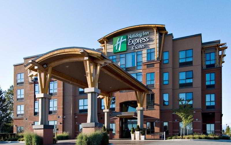 Holiday Inn Express & Suites Riverport