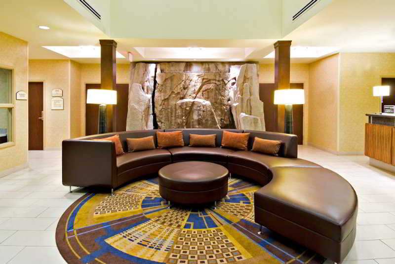 Holiday Inn Express & Suites Riverport