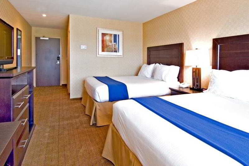 Holiday Inn Express & Suites Riverport