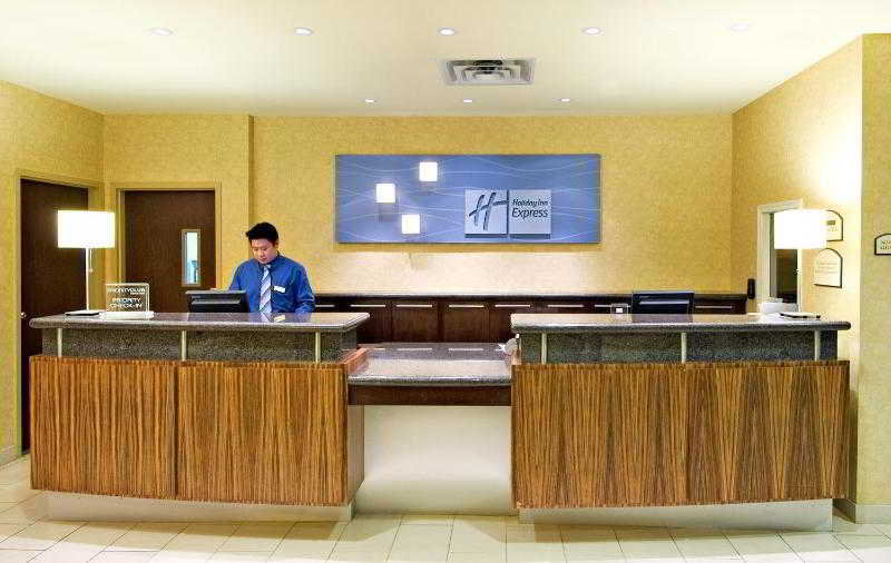 Holiday Inn Express & Suites Riverport