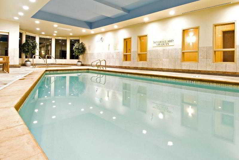 Holiday Inn Express & Suites Riverport