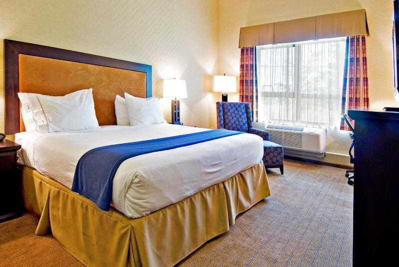 Holiday Inn Express & Suites Riverport