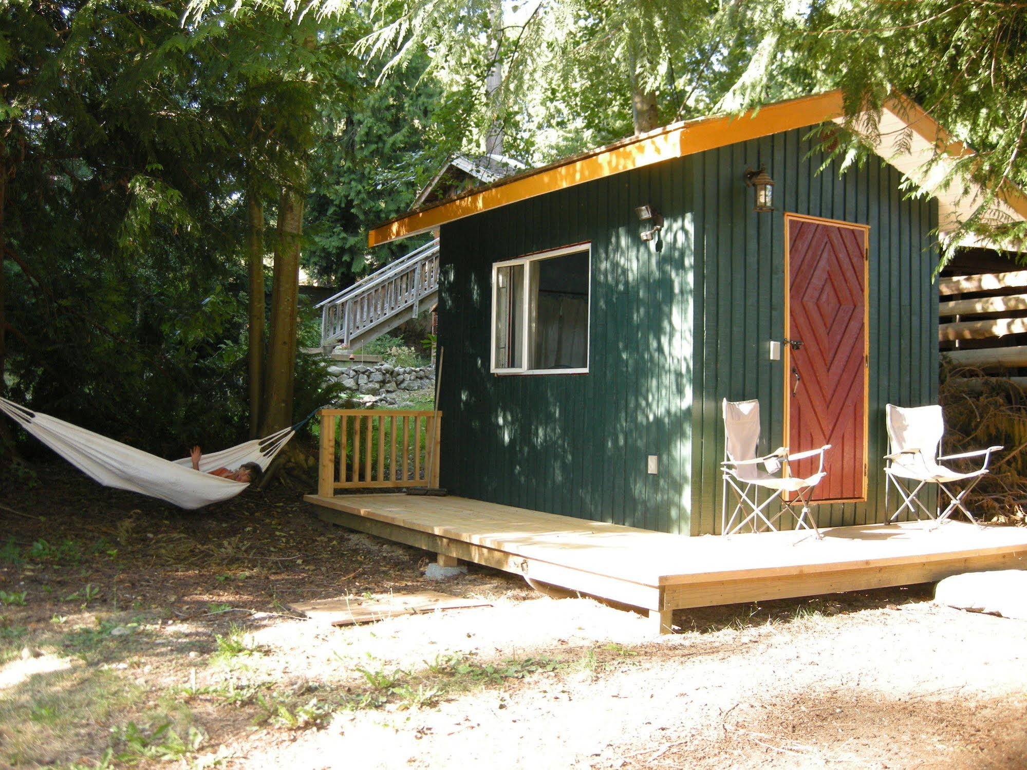 Up The Creek Backpacker's Lodge
