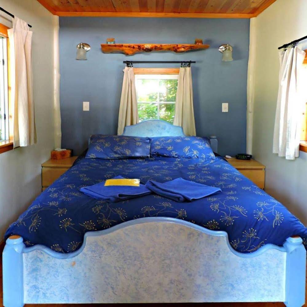 Up The Creek Backpacker's Lodge