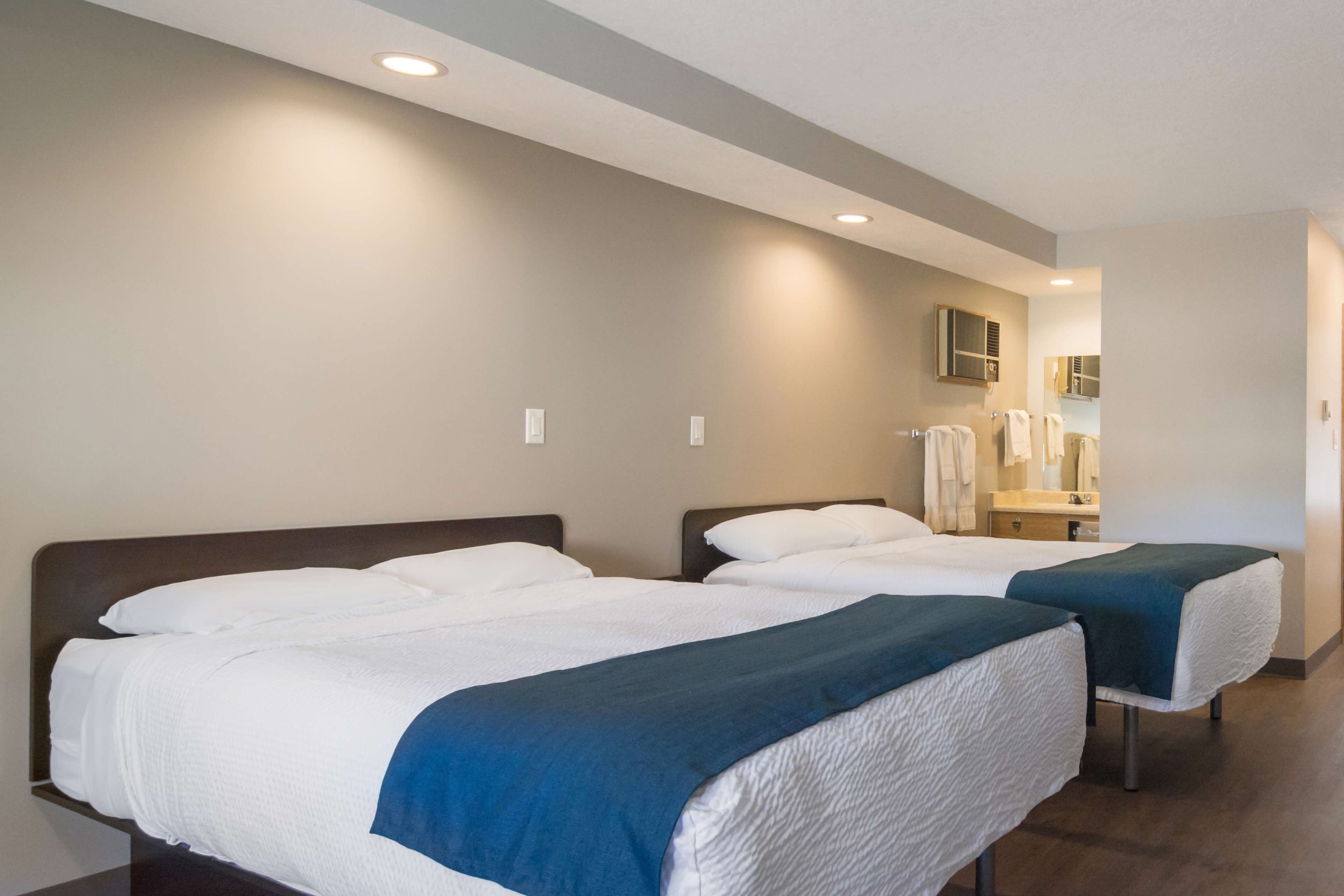 Motel 6 Victoria Airport Saanichton