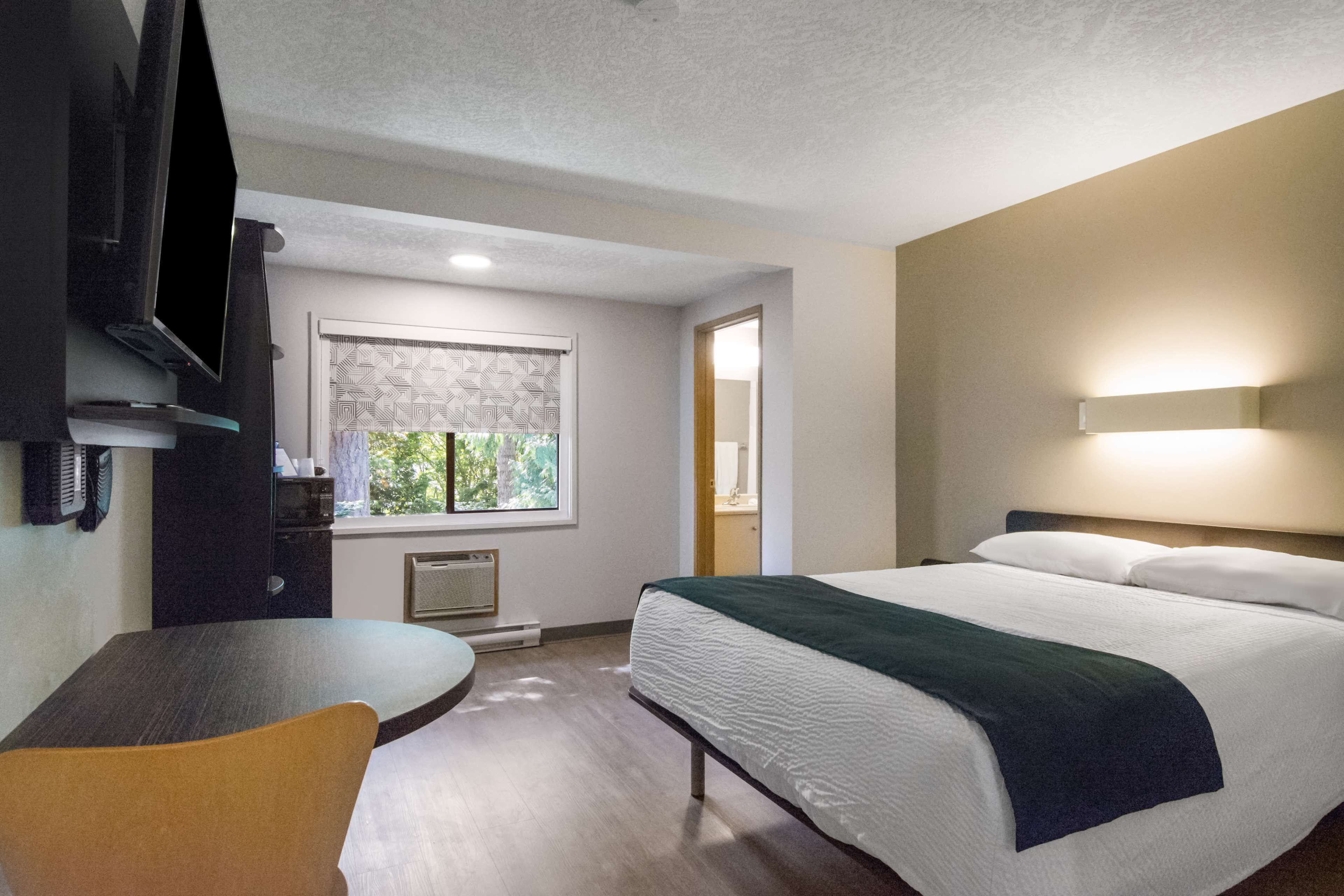Motel 6 Victoria Airport Saanichton
