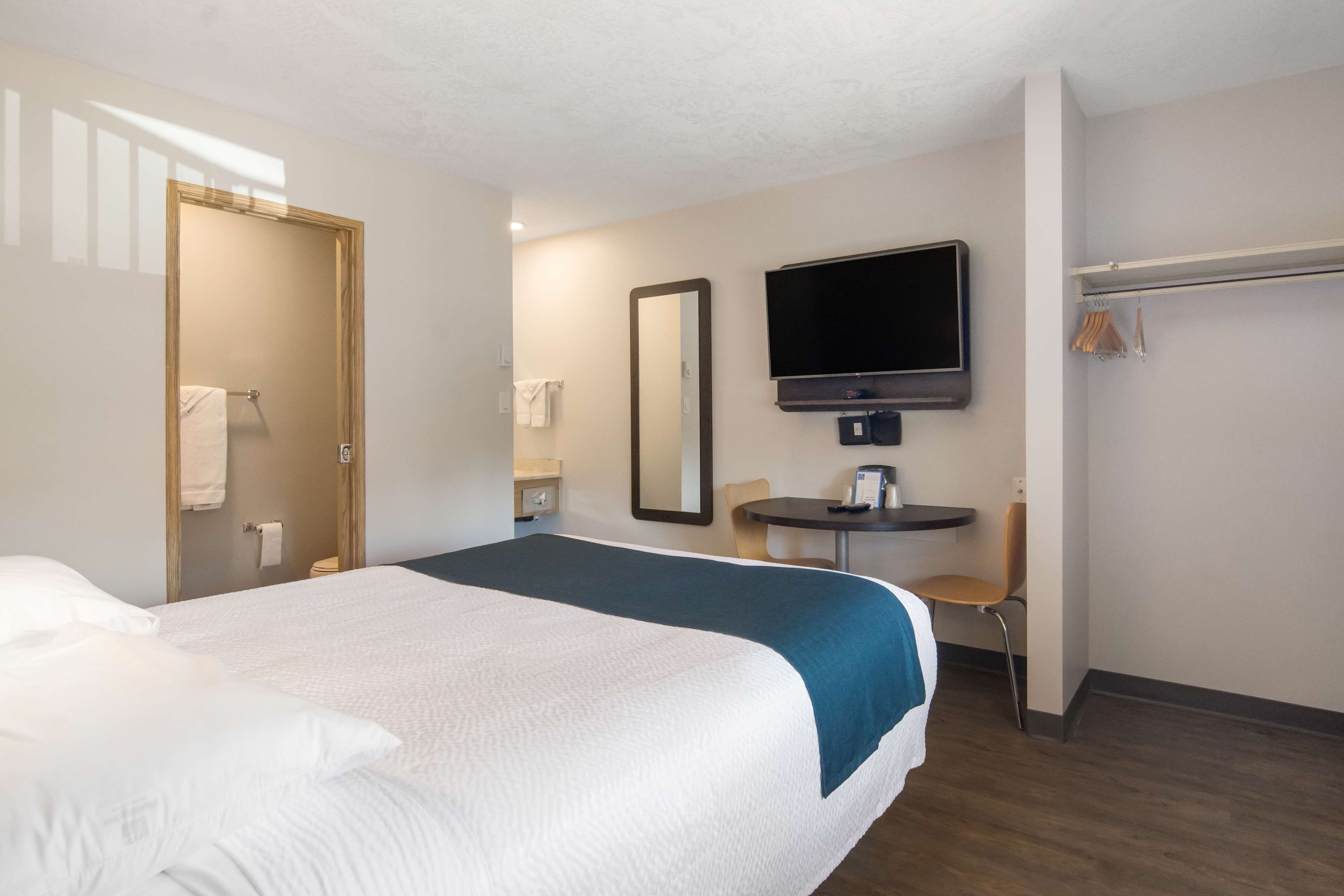 Motel 6 Victoria Airport Saanichton