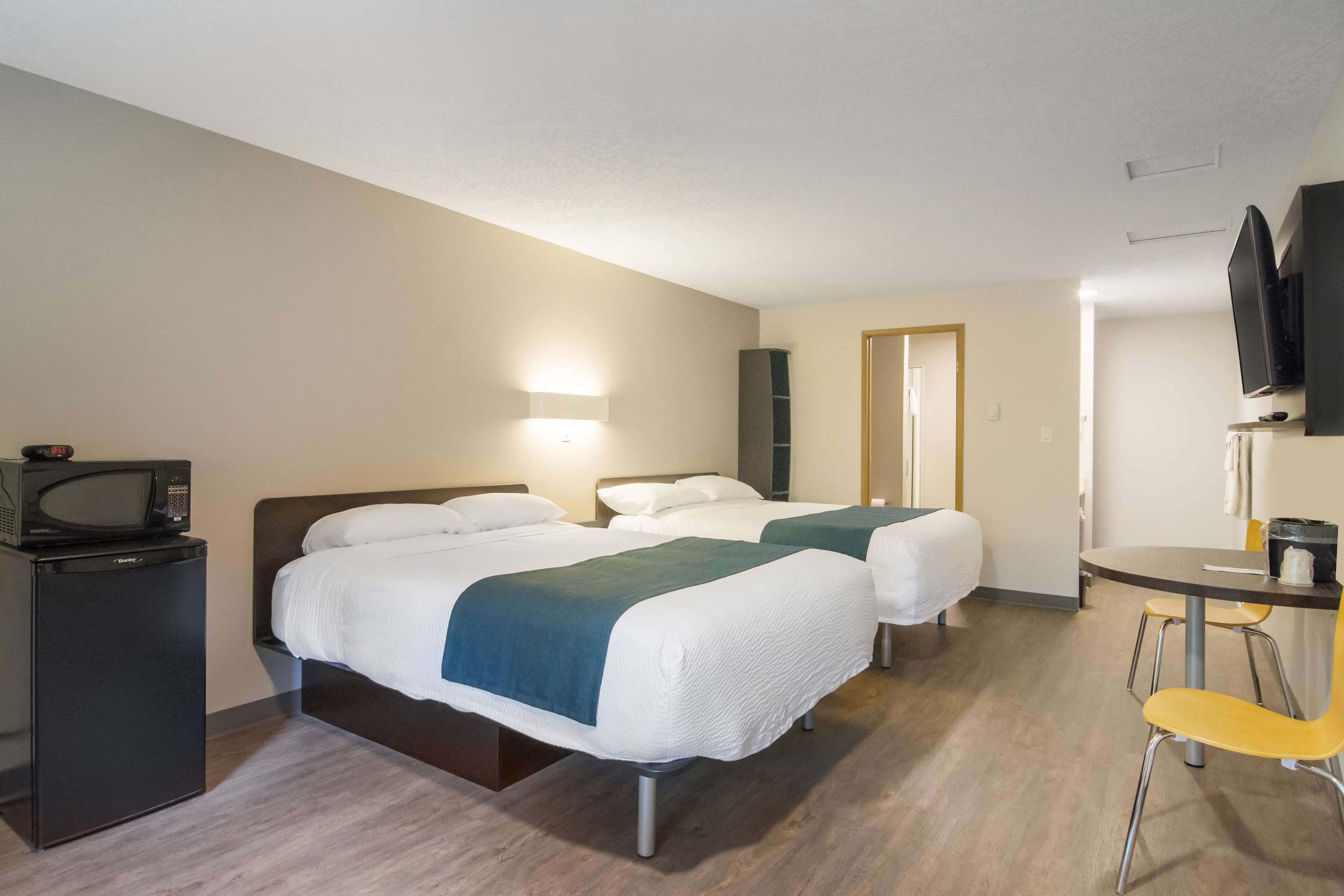 Motel 6 Victoria Airport Saanichton