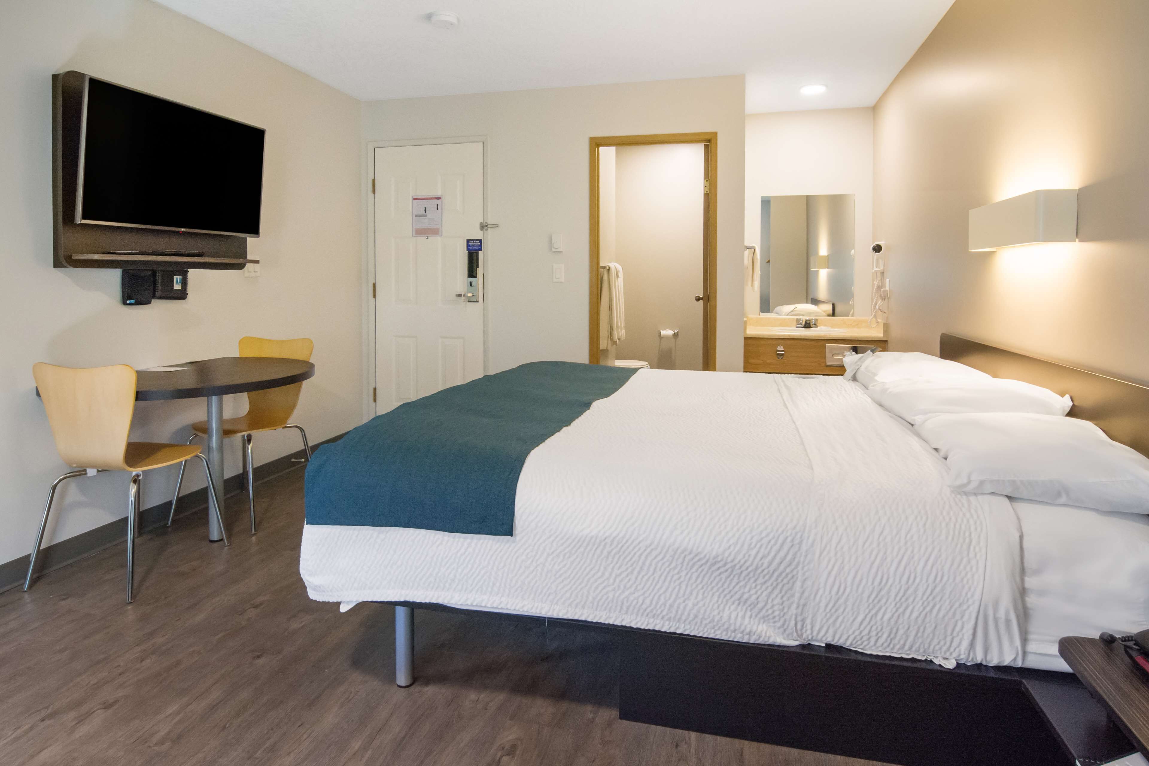 Motel 6 Victoria Airport Saanichton