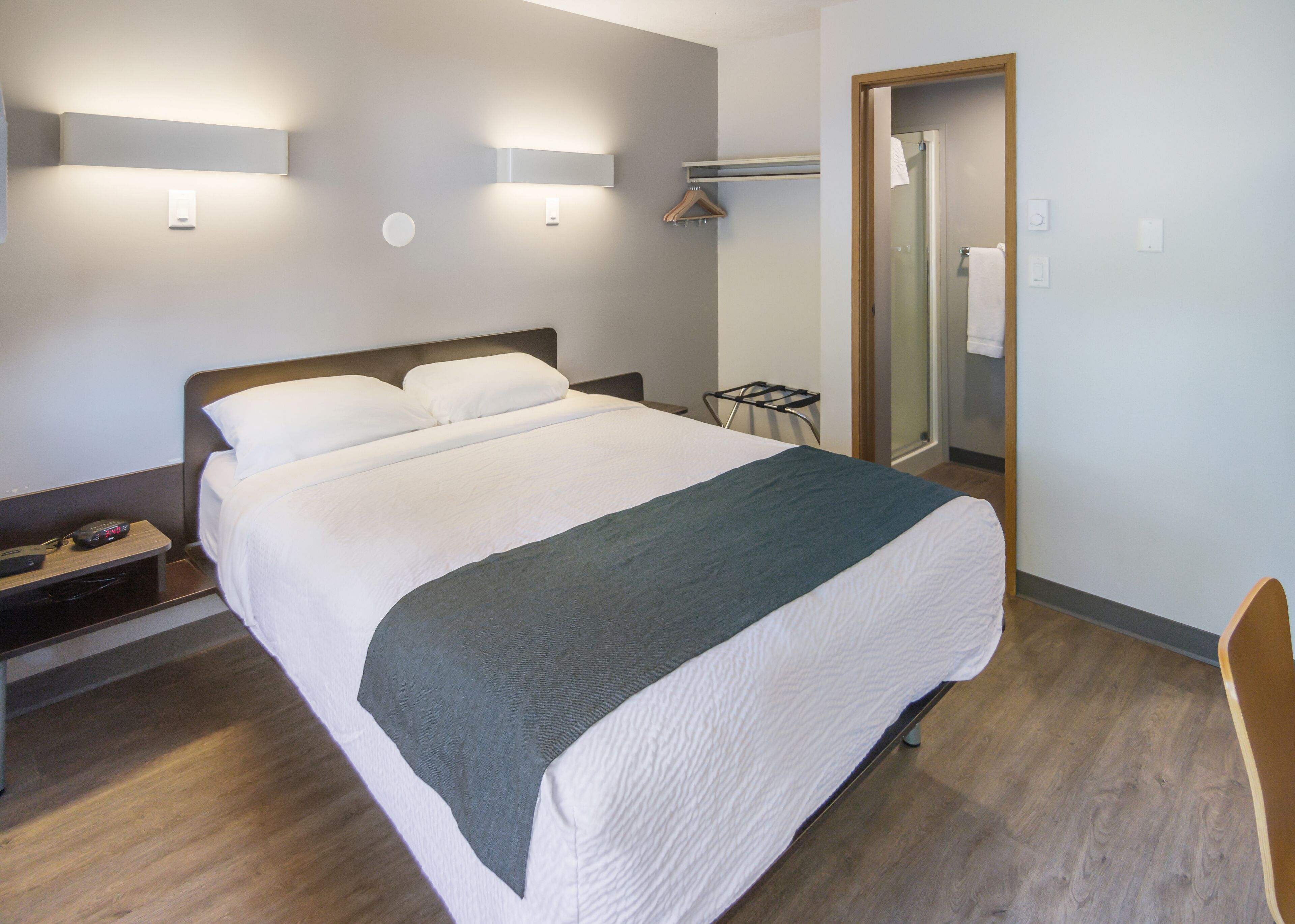 Motel 6 Victoria Airport Saanichton