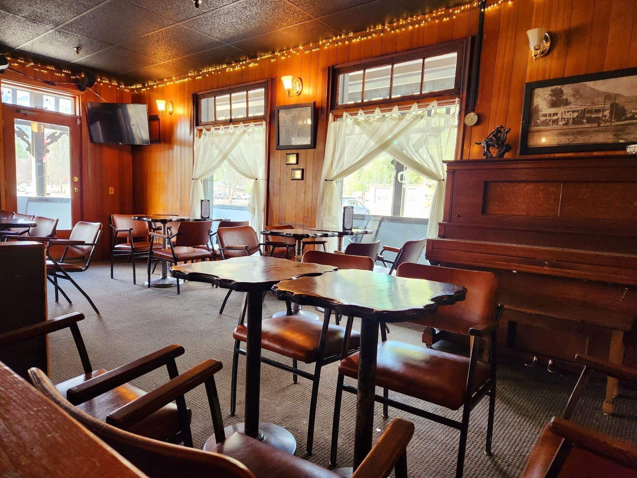 Salmo Hotel