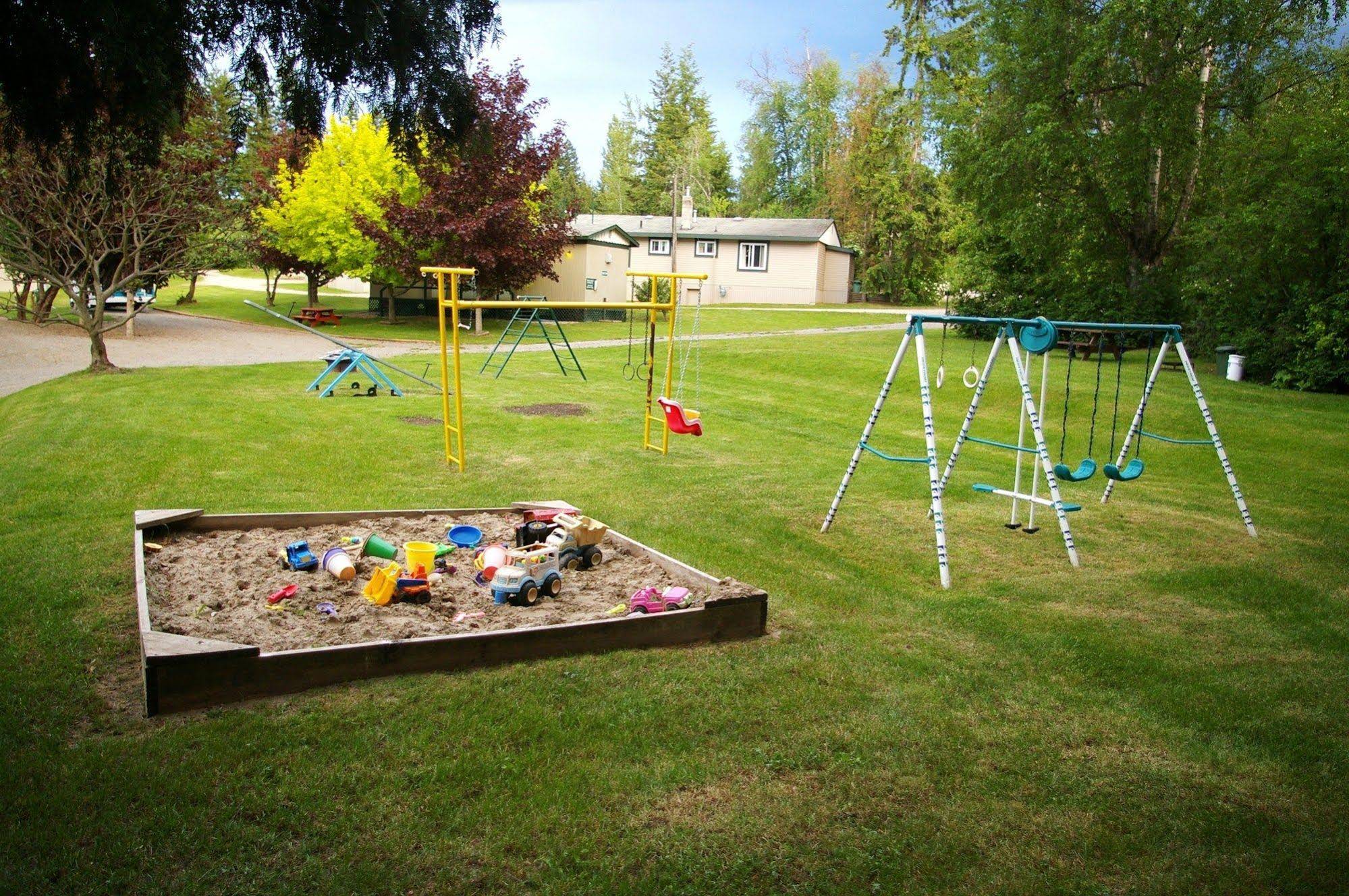 Shuswap Lake Motel Resort & Campground