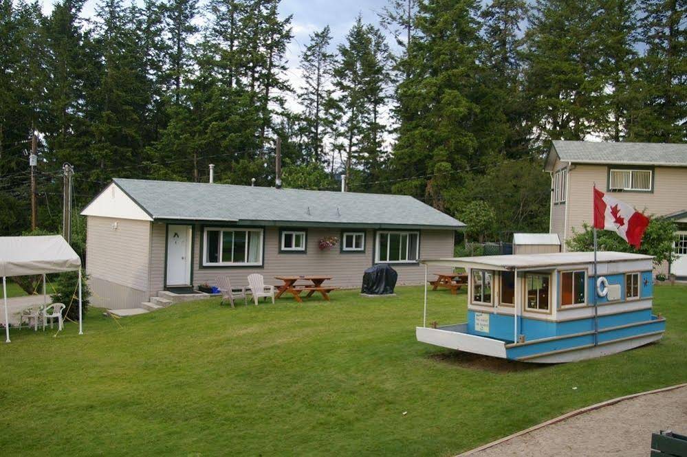 Shuswap Lake Motel Resort & Campground