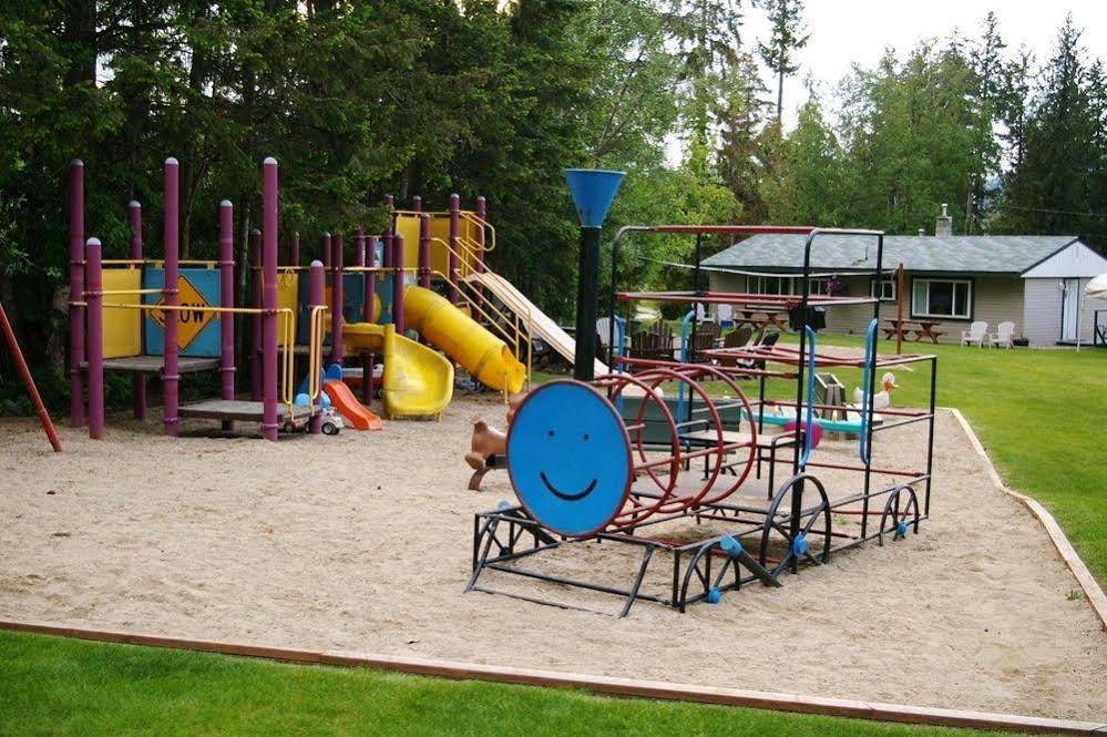 Shuswap Lake Motel Resort & Campground