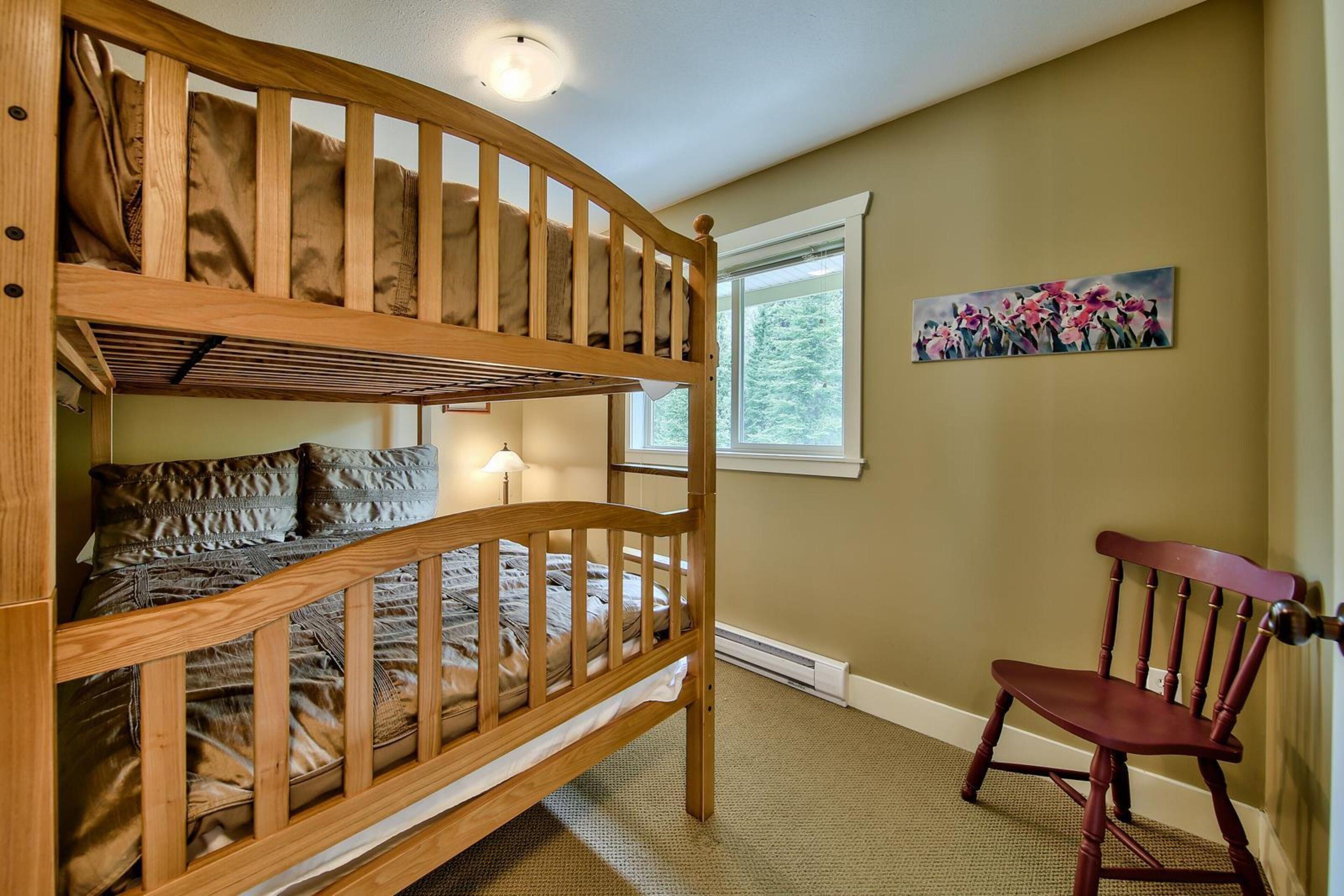 Pineview Lodge by Bear Country