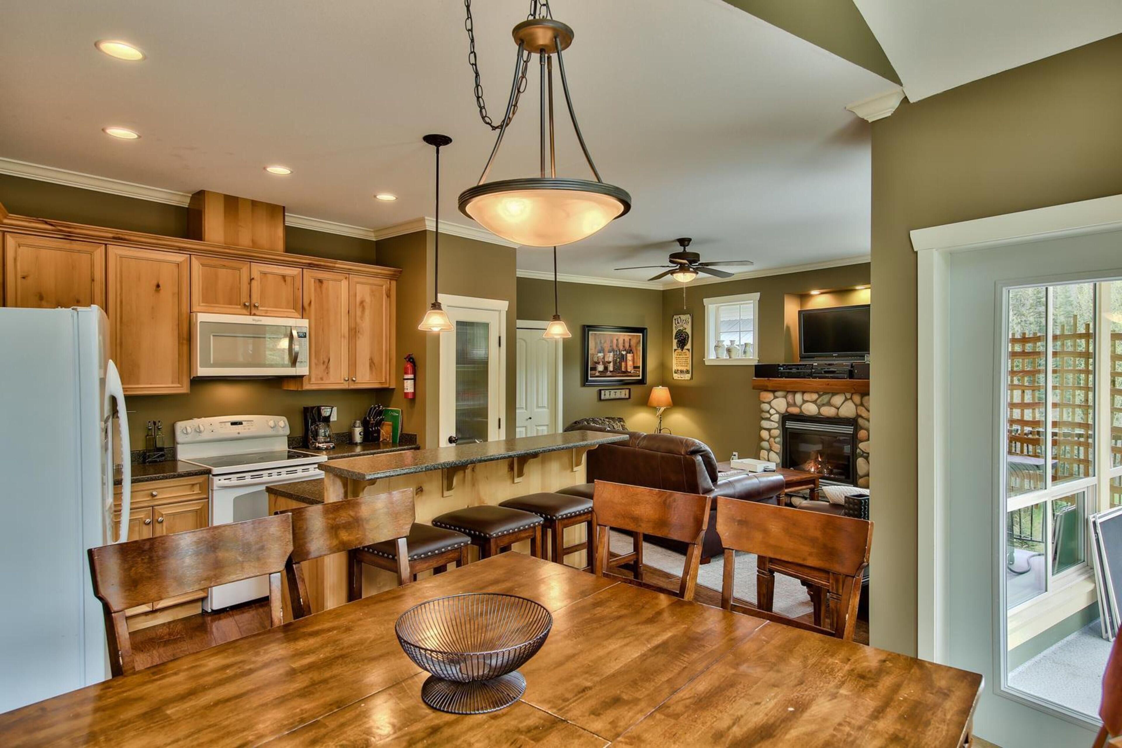 Pineview Lodge by Bear Country